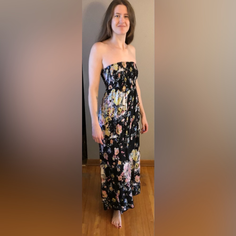 XS George Maxi dress. Zipper works.